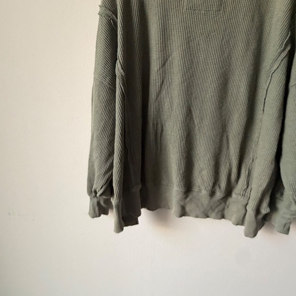 American Eagle Seriously Lived In Waffle Knit An Oversized Crewneck Size Medium - Picture 9 of 10